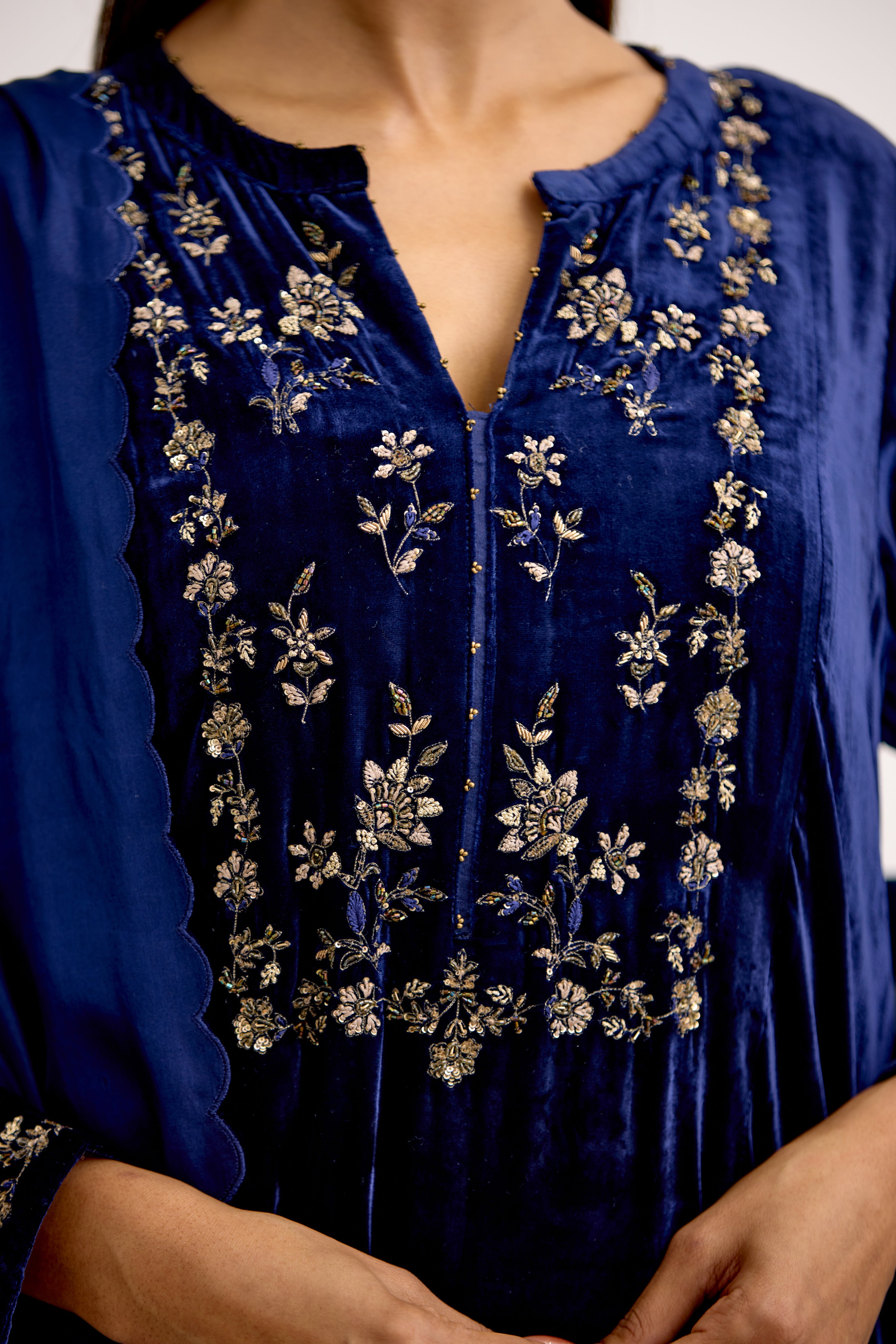 Zarmina Velvet Shahi Suit Set