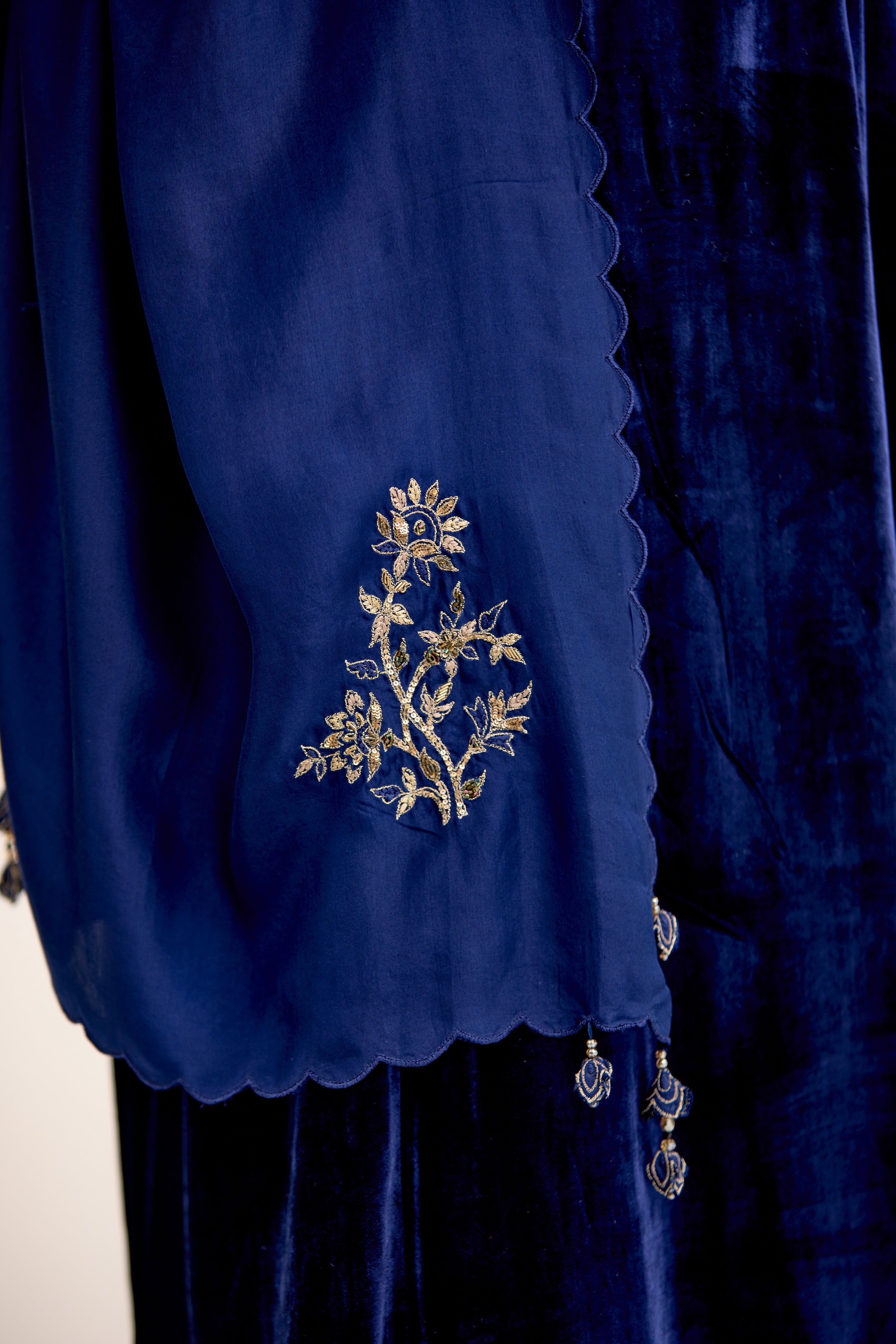 Zarmina Velvet Shahi Suit Set