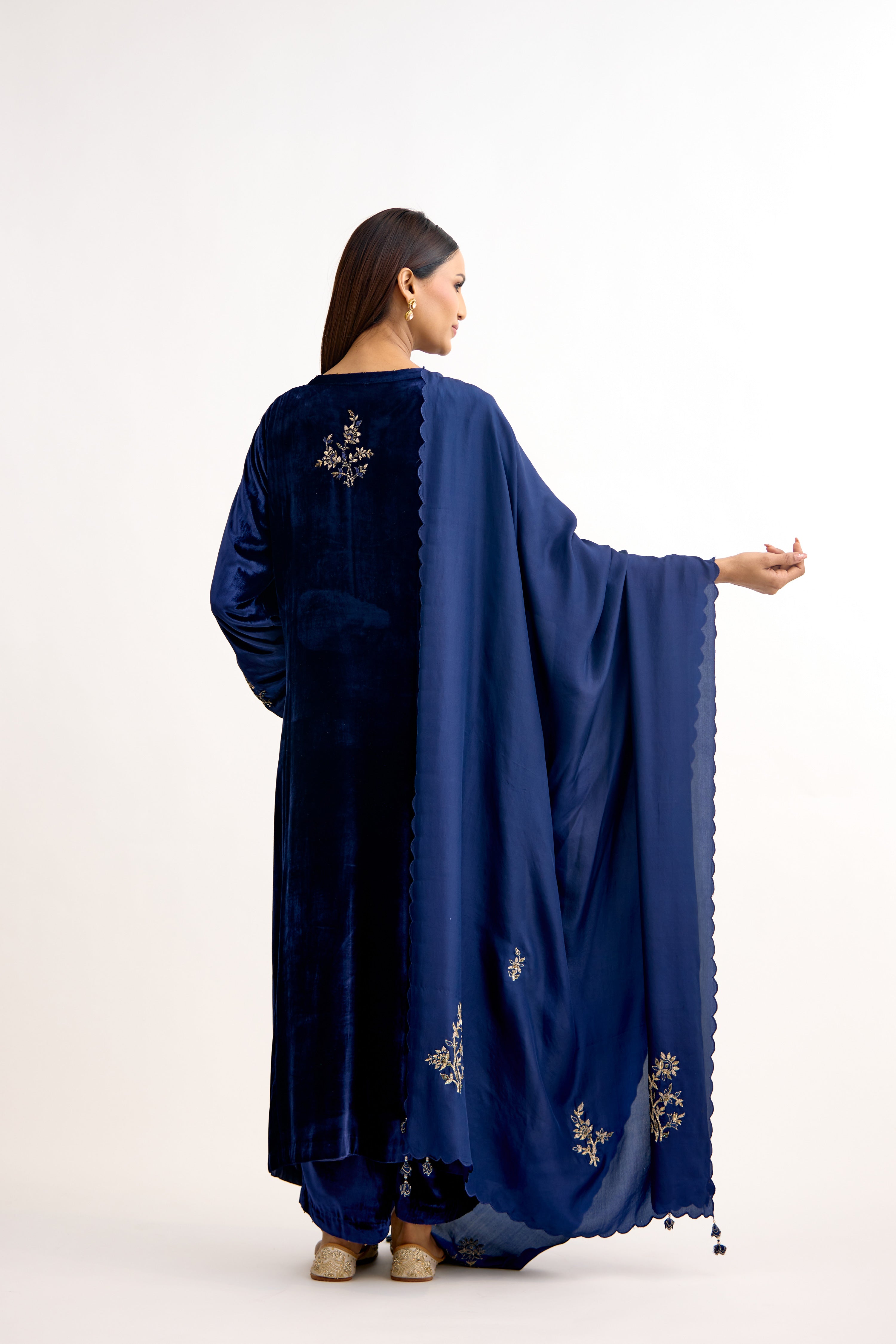 Zarmina Velvet Shahi Suit Set