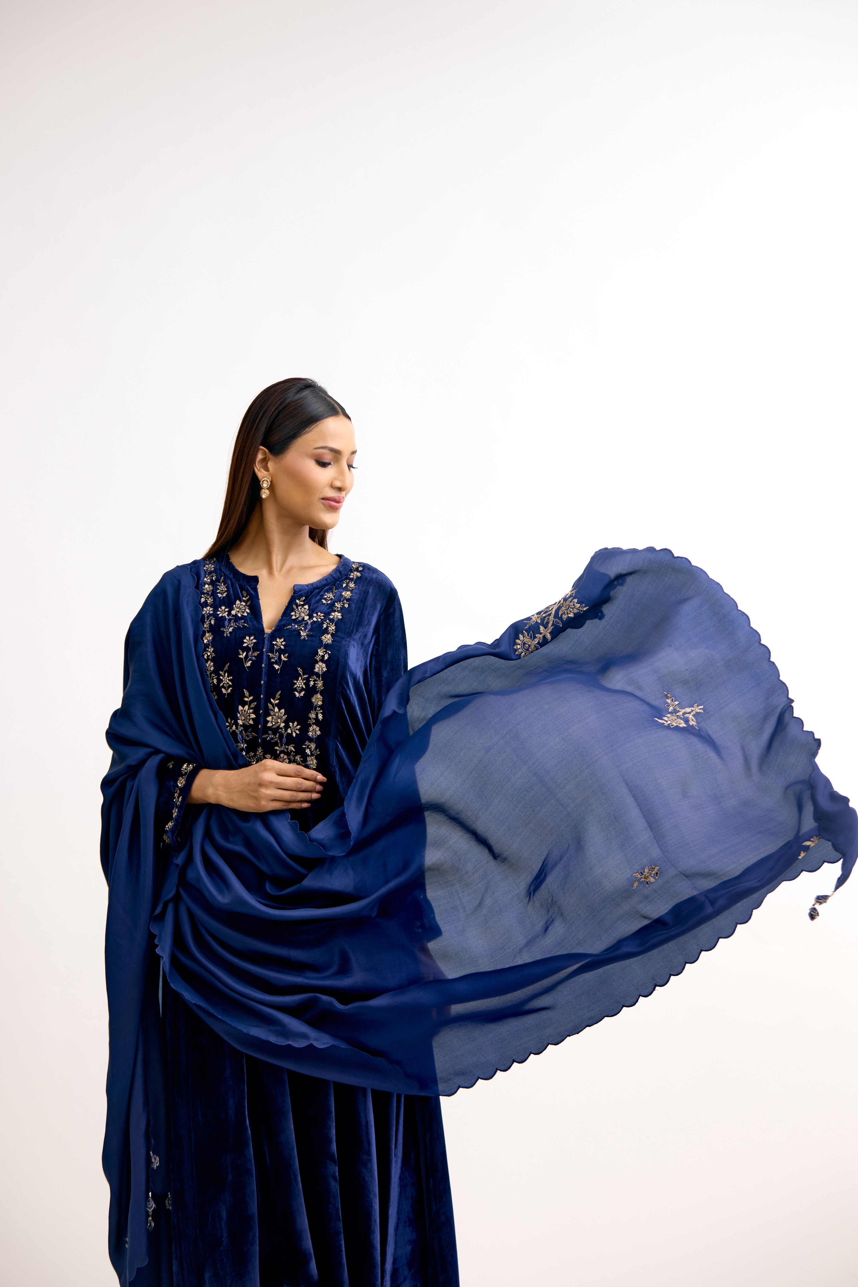 Zarmina Velvet Shahi Suit Set