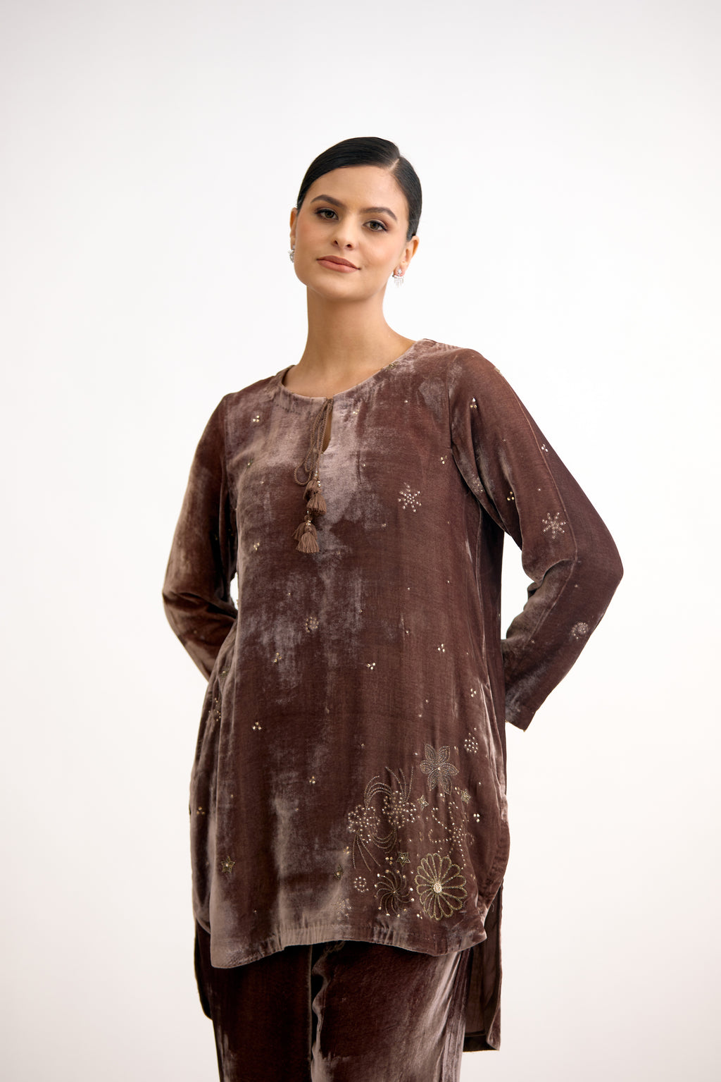 Riwaayat Hand-Embroidered Velvet Co-Ord Set