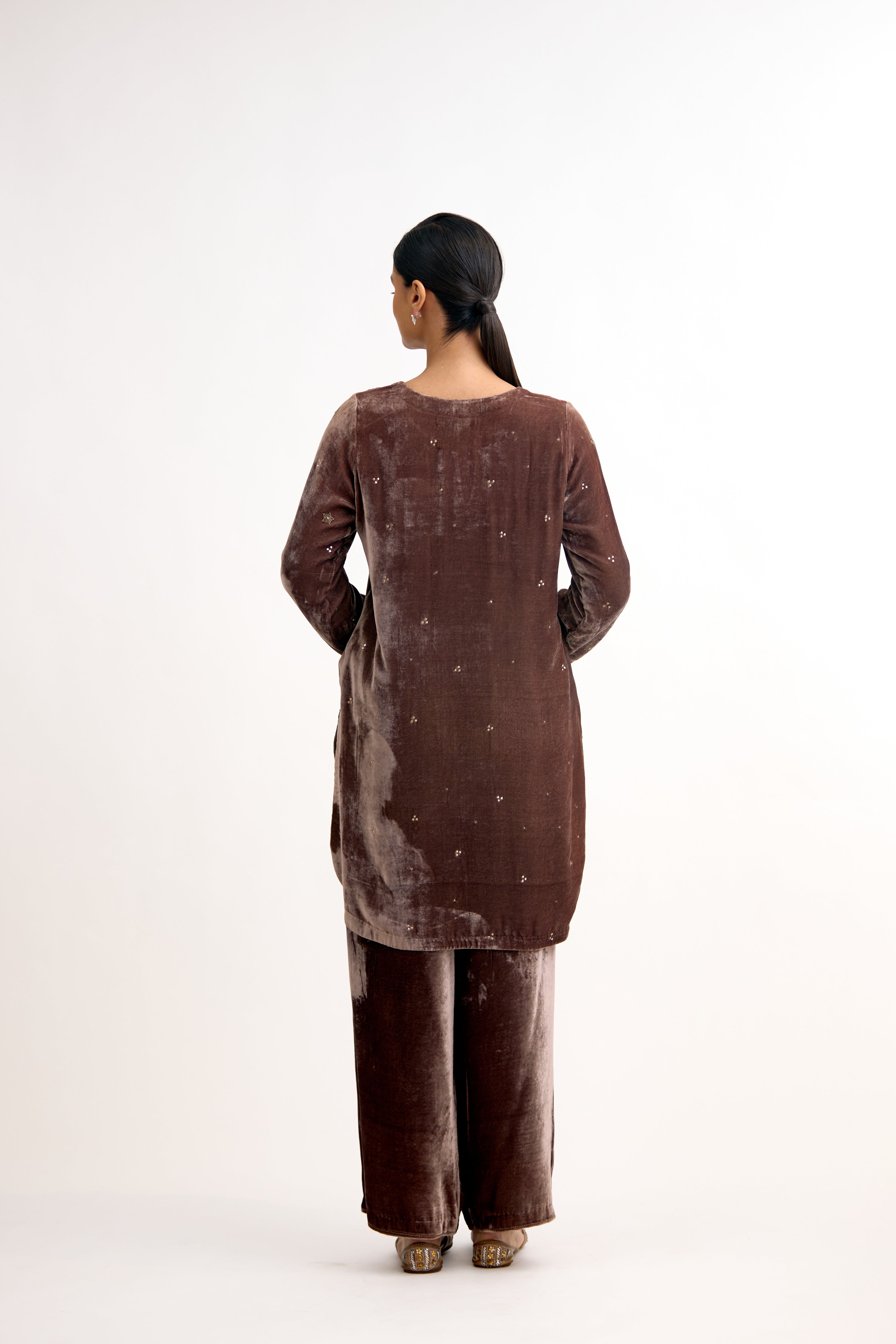 Riwaayat Hand-Embroidered Velvet Co-Ord Set