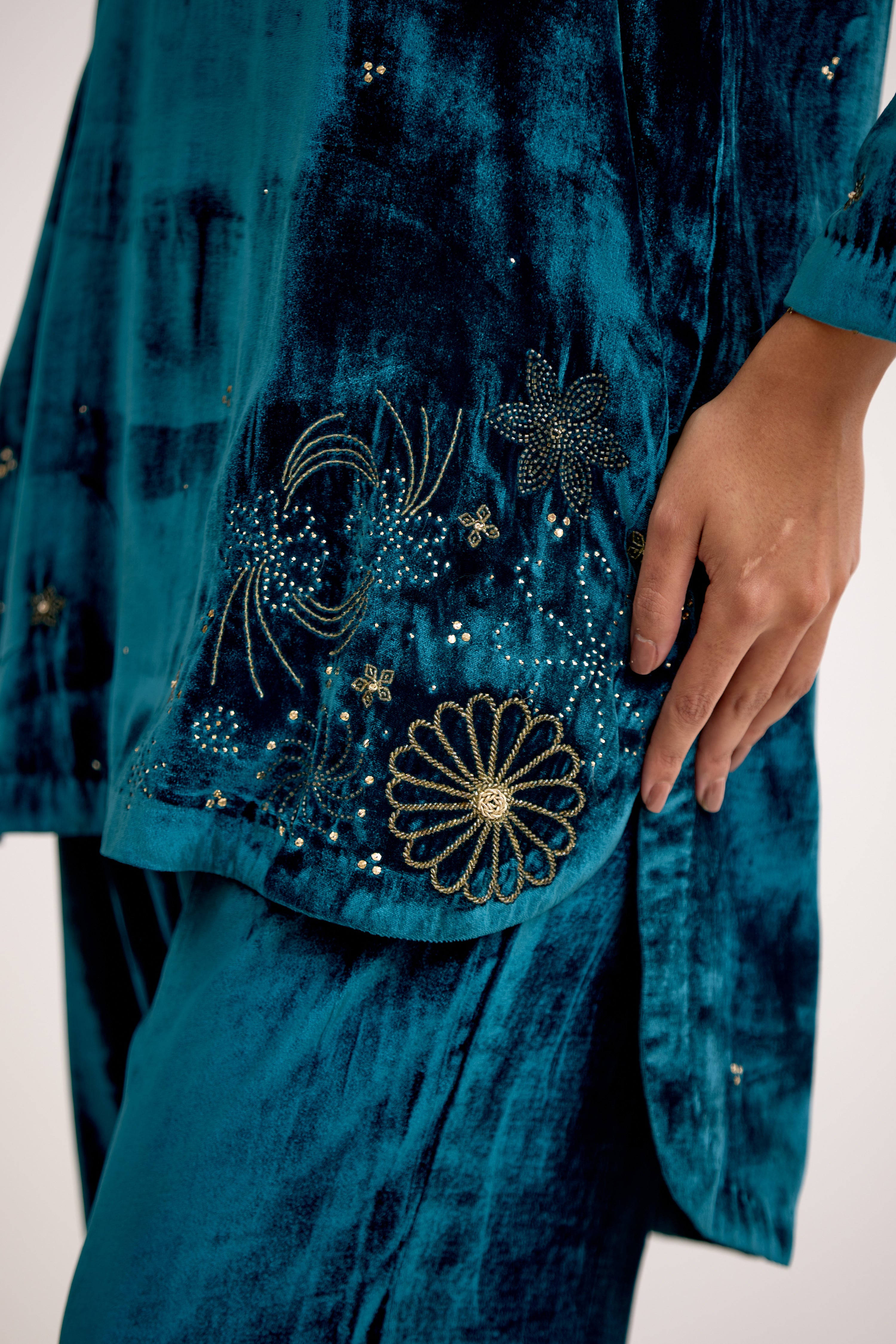 Noor-e-Zardosi Velvet Ensemble Co-Ord Set