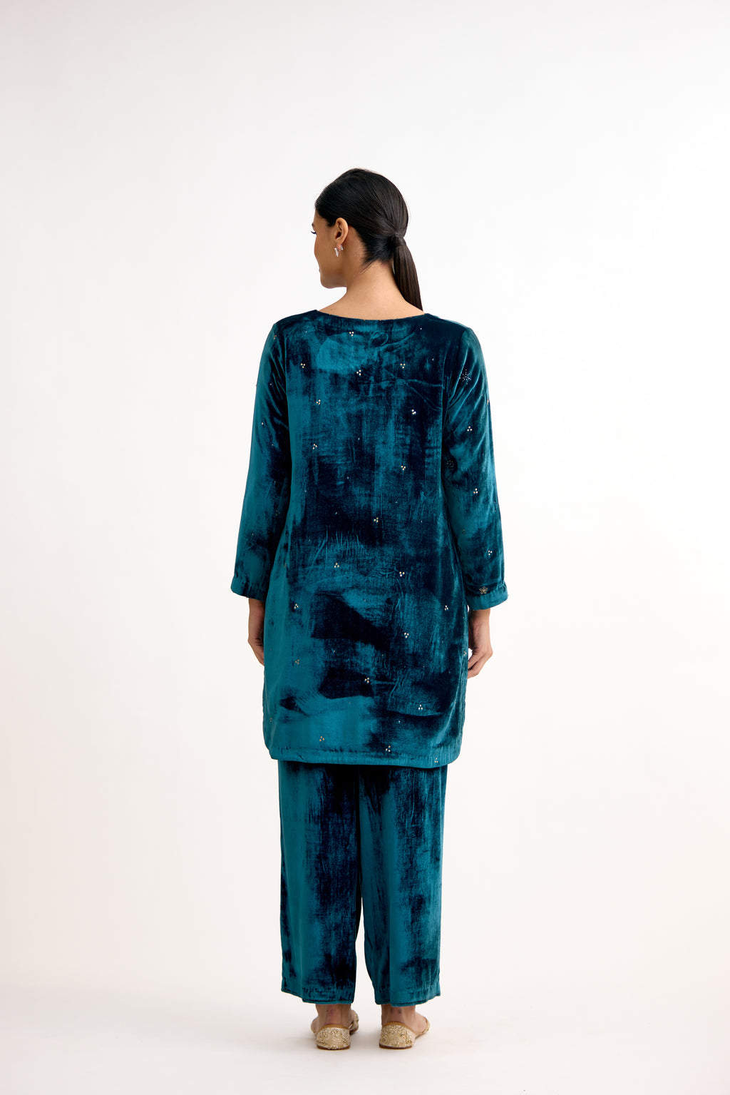 Noor-e-Zardosi Velvet Ensemble Co-Ord Set
