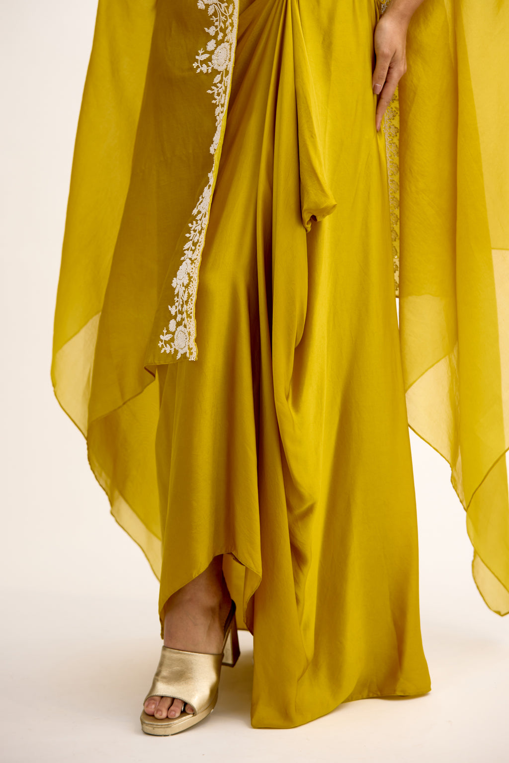 Noor-e-Organza Satin Silk Indo Western With Cape Set