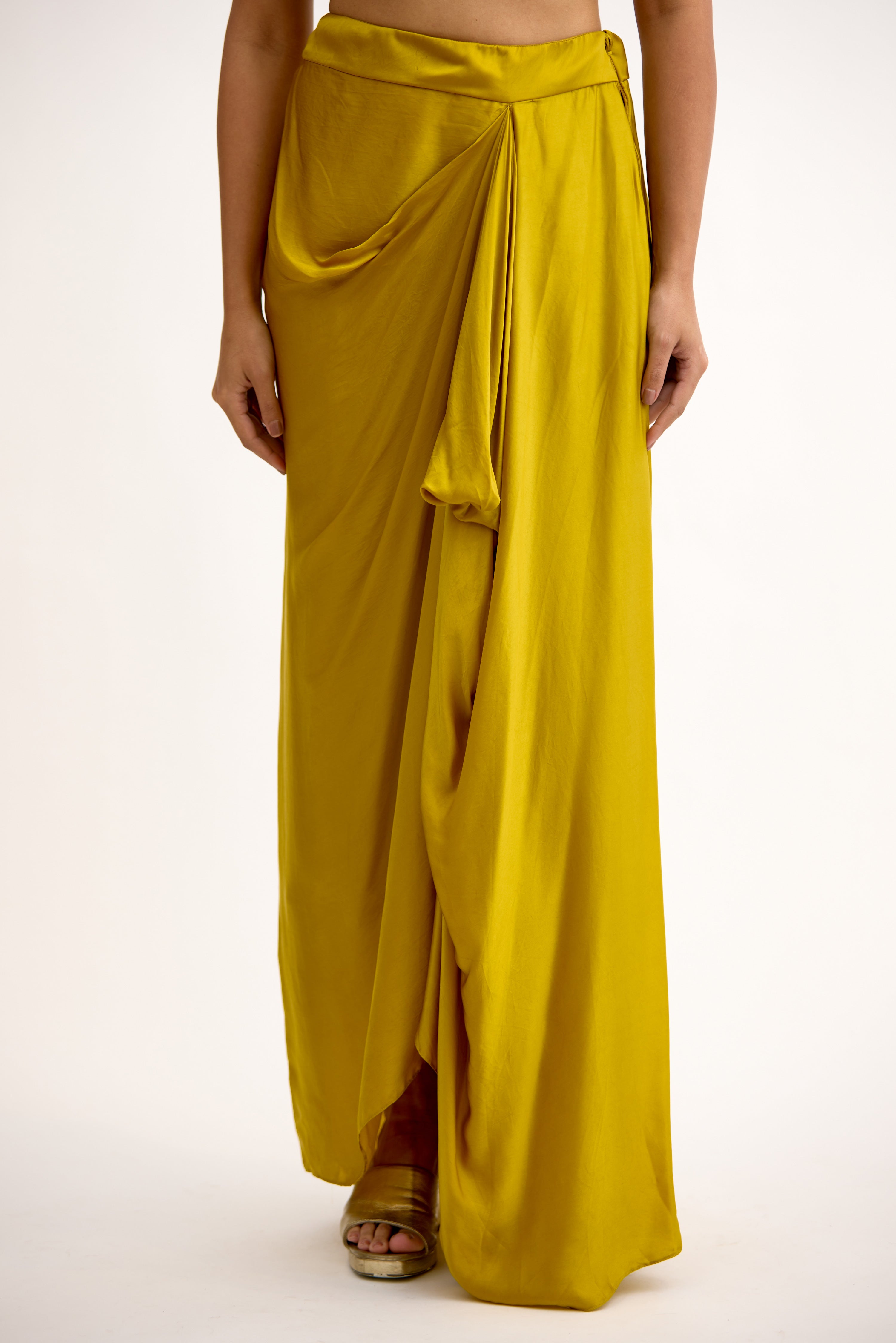 Noor-e-Organza Satin Silk Indo Western With Cape Set