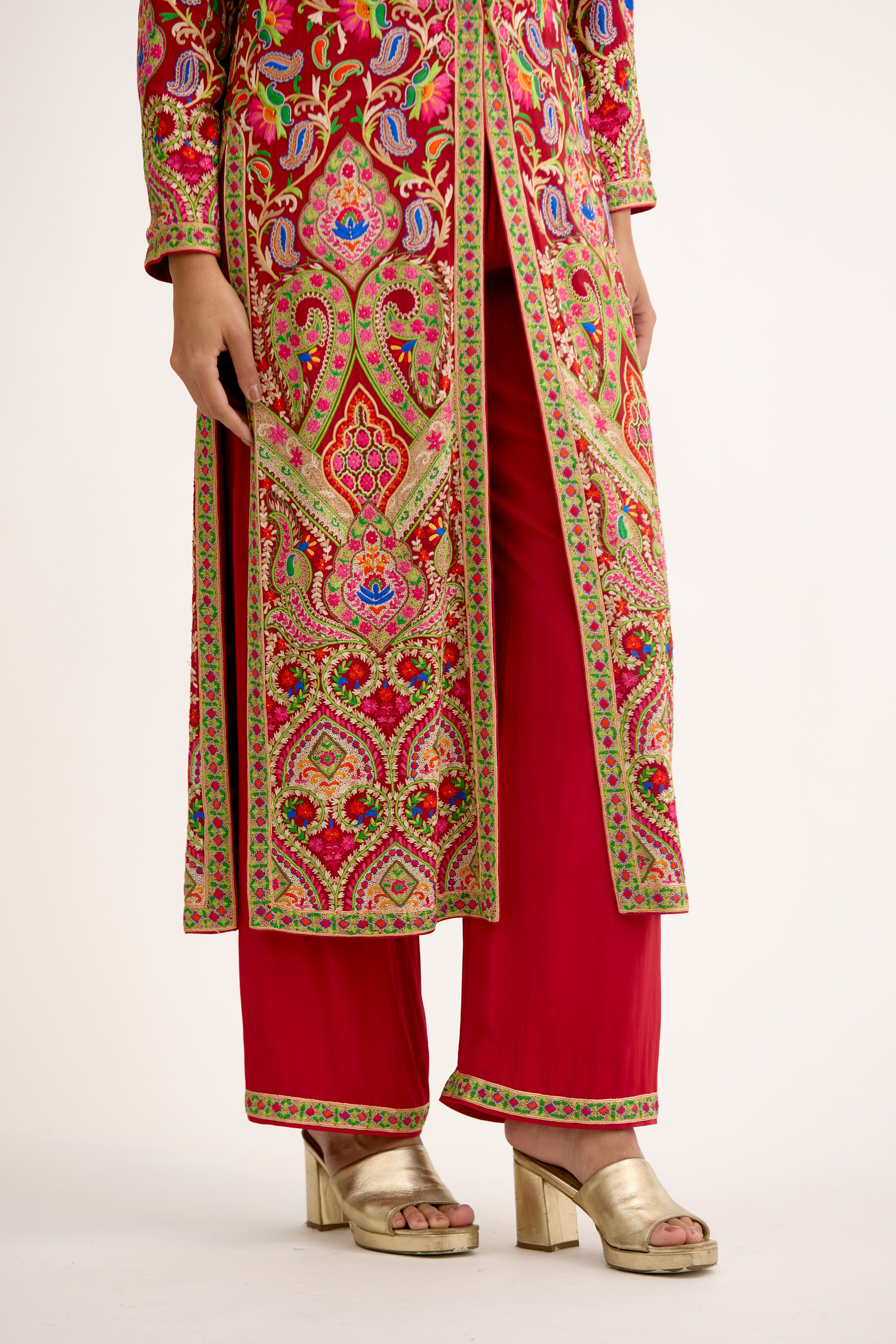 Riwaayat-e-Rang Mahal Georgette Straight Suit Set