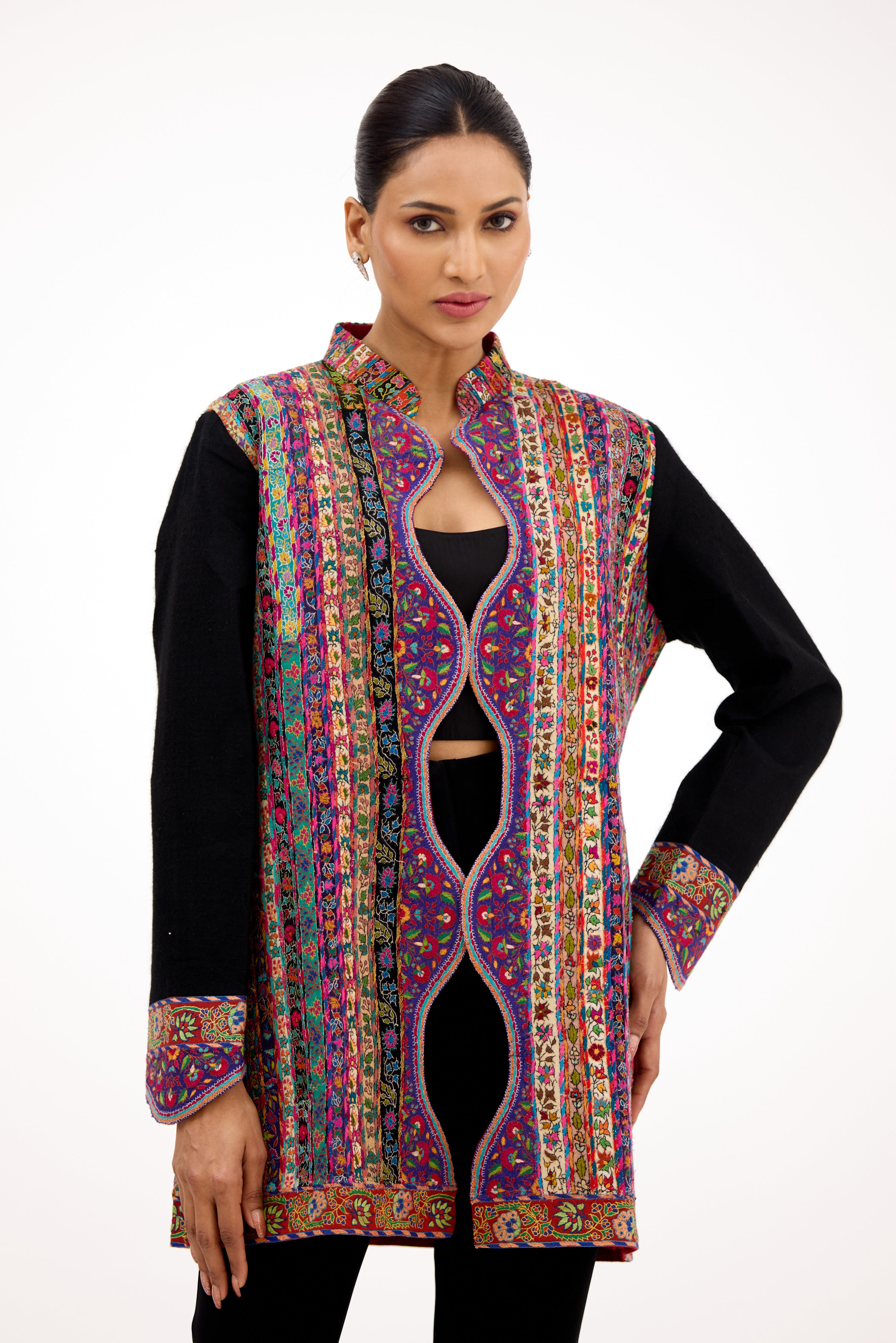 Nawabi Dastaan Antique Border Work Pashmina Jacket