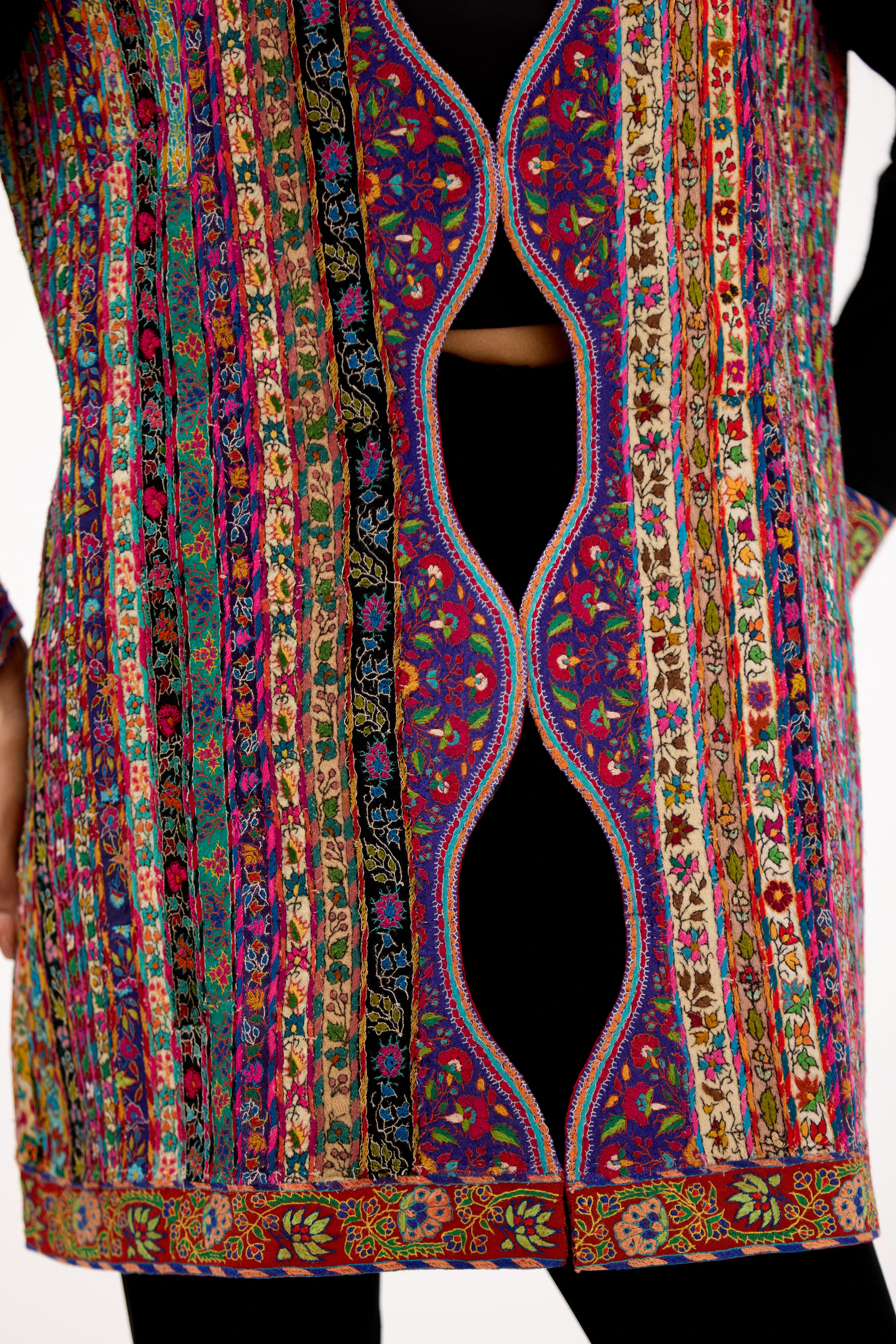 Nawabi Dastaan Antique Border Work Pashmina Jacket