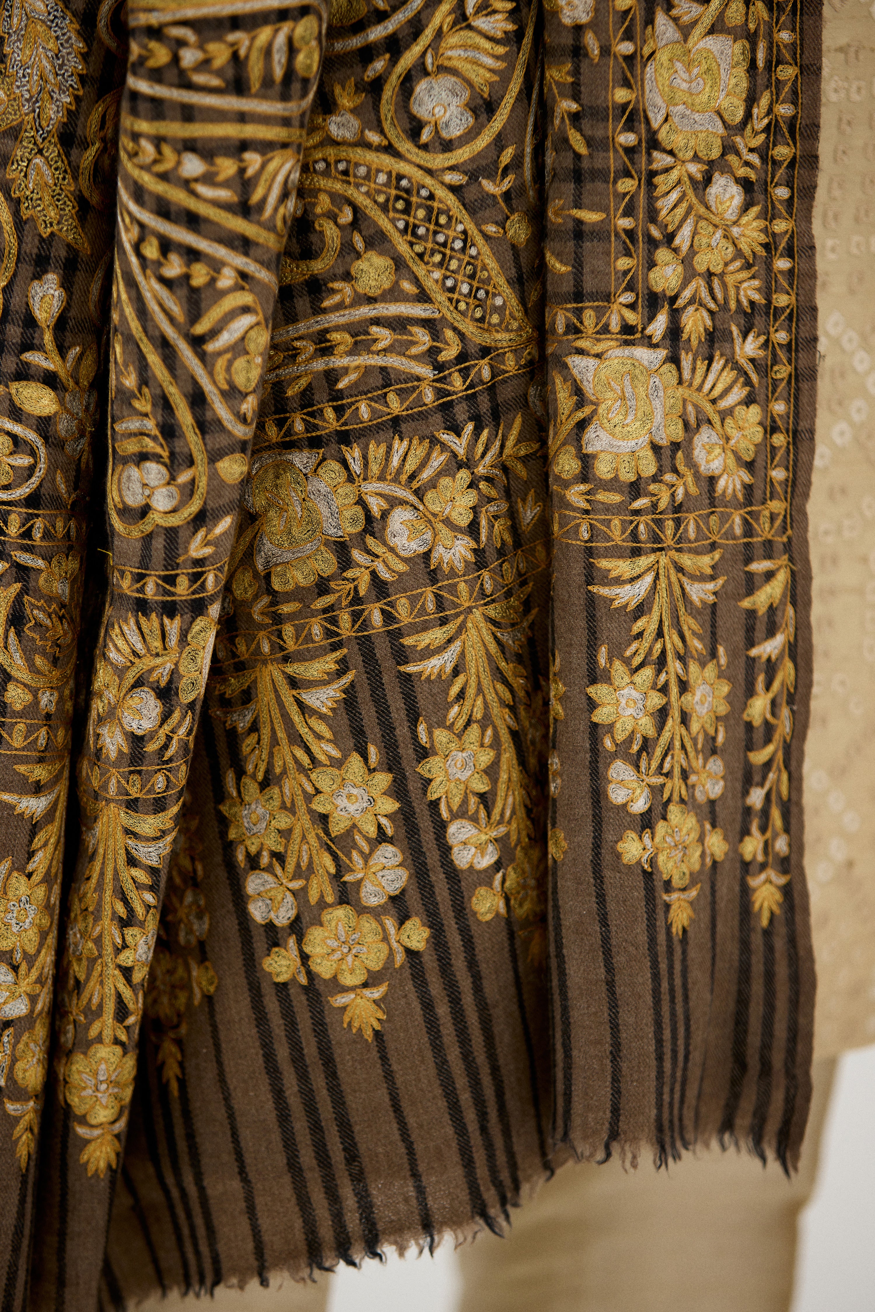 Noor-e-Resham Embroidered Silk Kurta Set