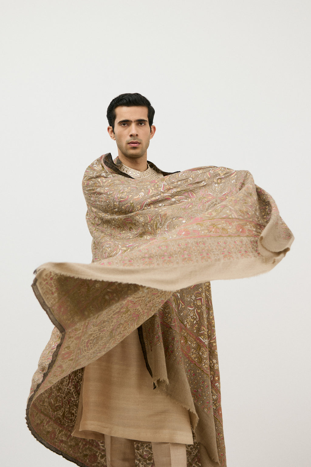 Diwan-e-Khaas Mirror Embroidery Kurta Set