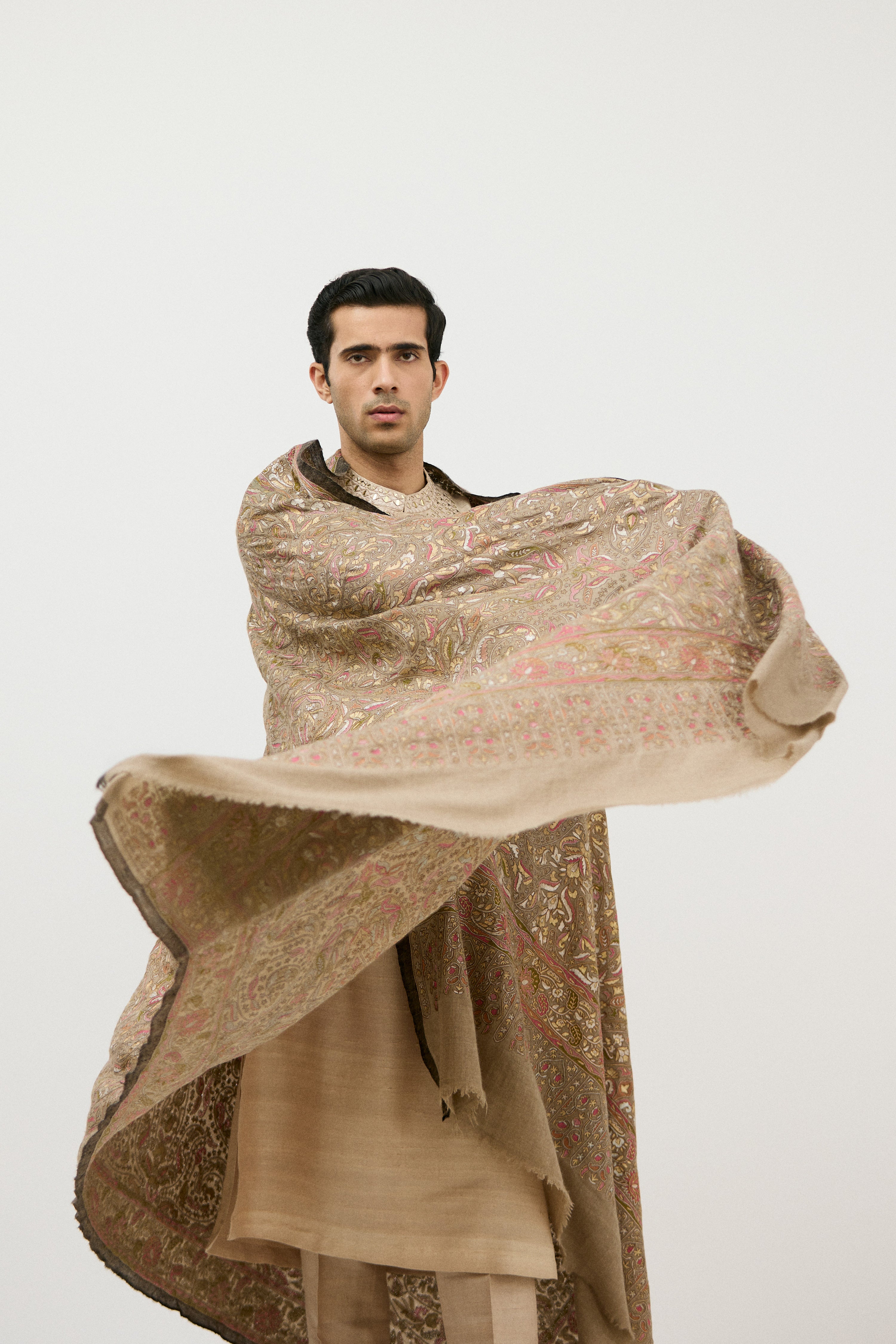 Diwan-e-Khaas Mirror Embroidery Kurta Set