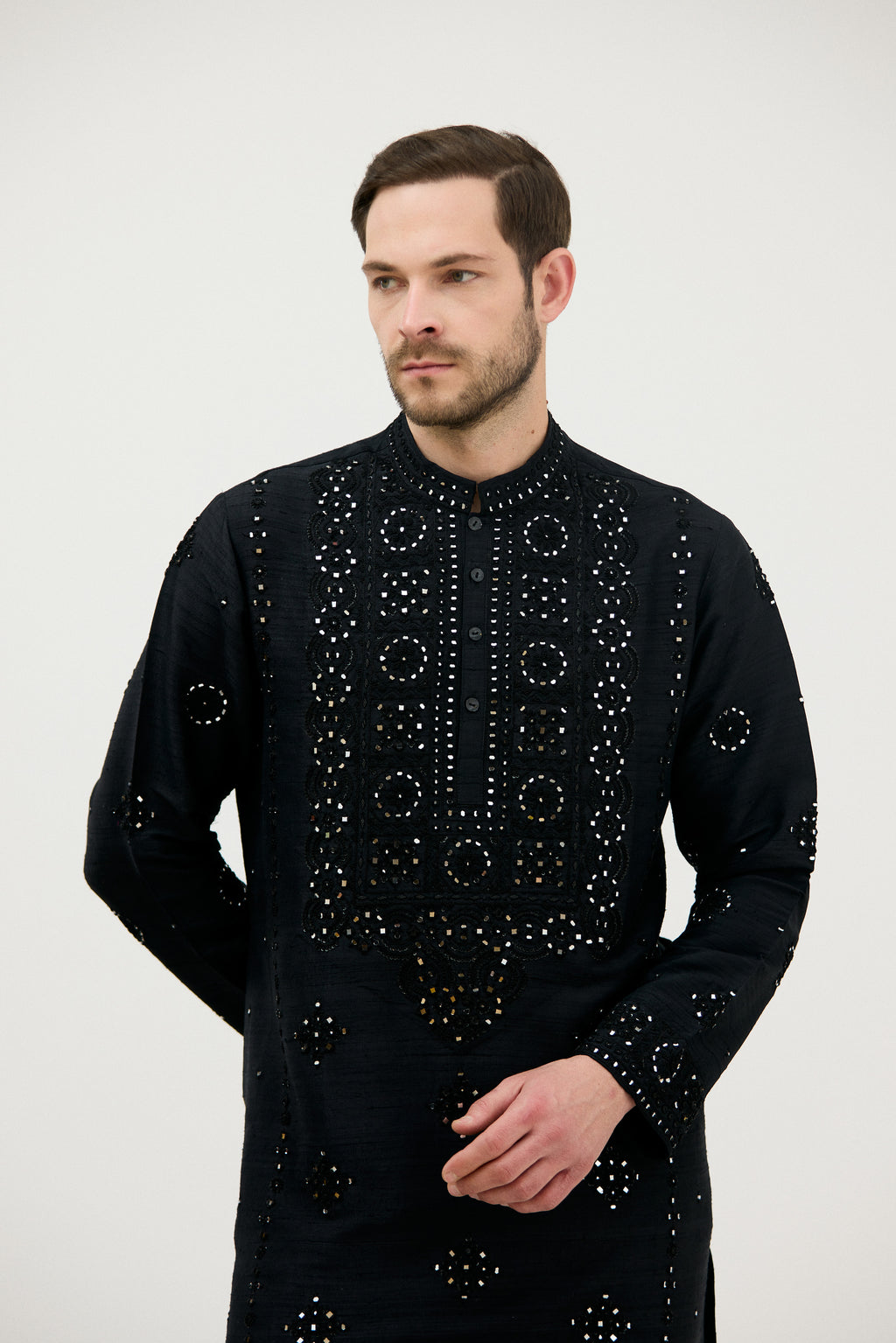 Aaina-e-Noor Resham Sequin French Knot Kurta Set