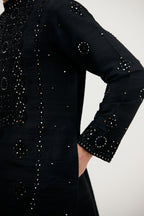 Aaina-e-Noor Resham Sequin French Knot Kurta Set